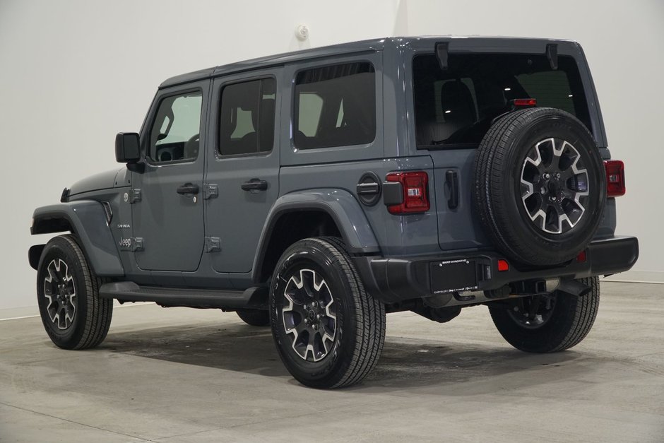 Jeep Wrangler 4-Door SAHARA 2024-4