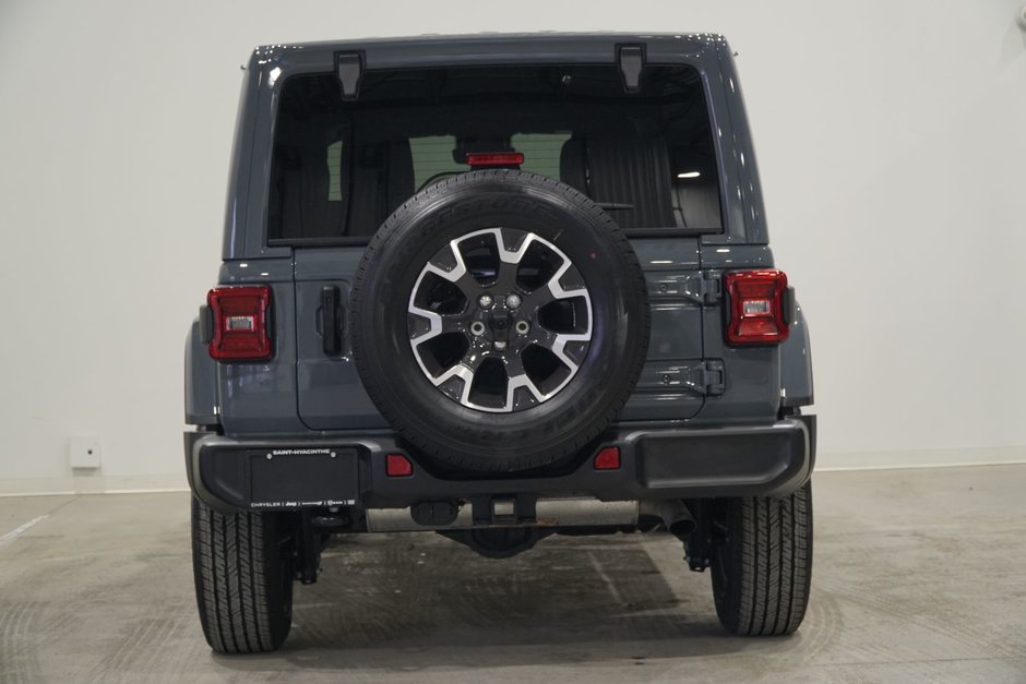 Jeep Wrangler 4-Door SAHARA 2024-3