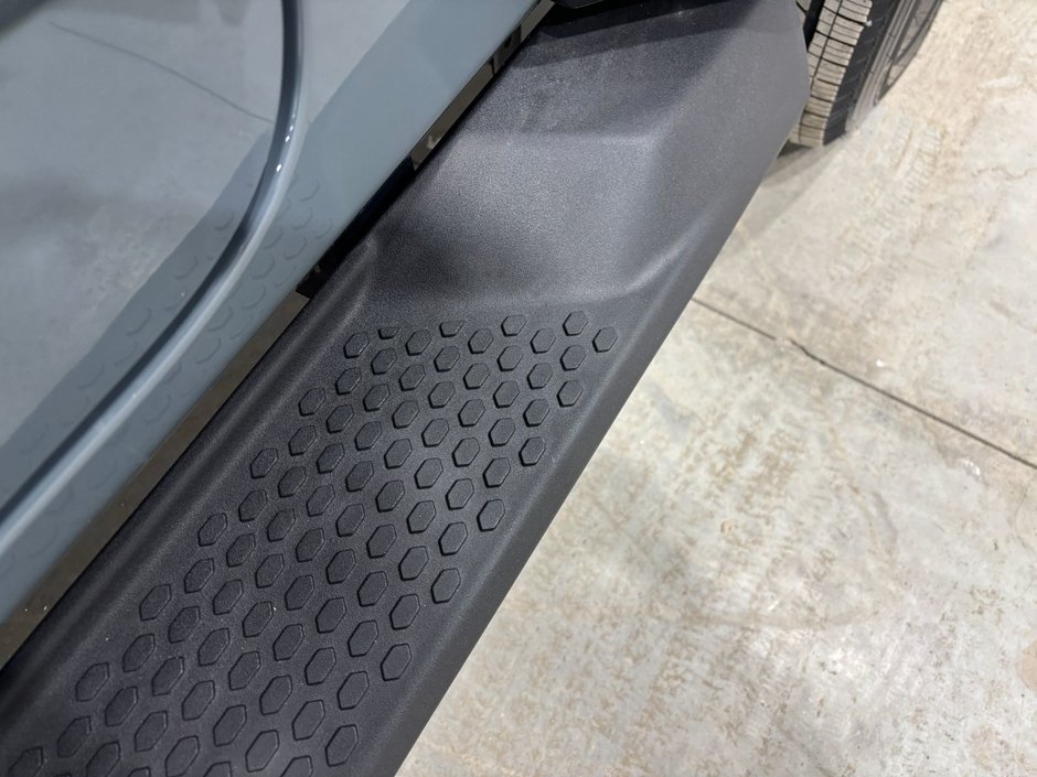 Jeep Wrangler 4-Door SAHARA 2024-7