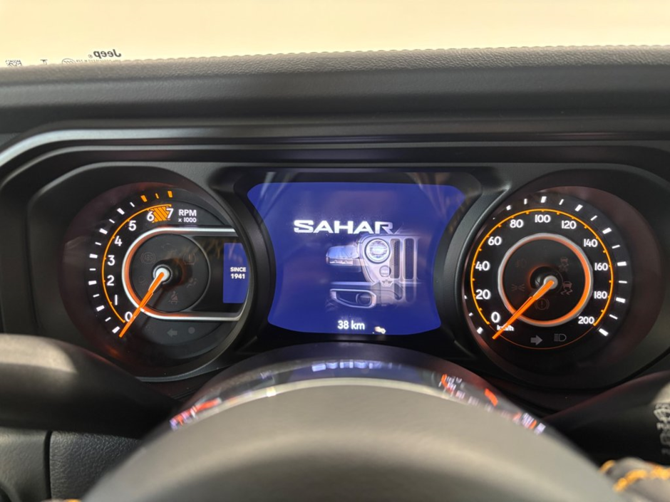 Jeep Wrangler 4-Door SAHARA 2024-5