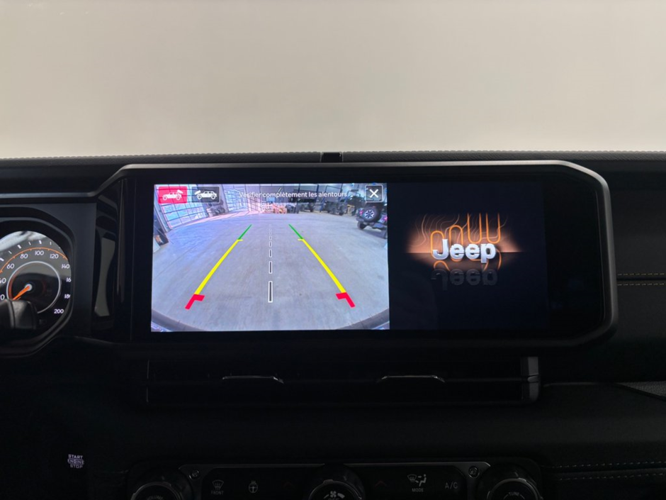 Jeep Wrangler 4-Door SAHARA 2024-9