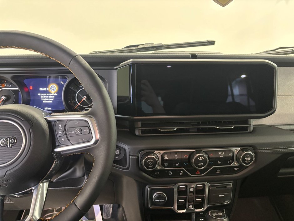 2024 Jeep WRANGLER 4-Door SAHARA-16