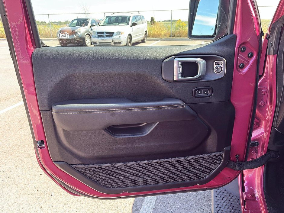 Jeep Wrangler 4xe Sahara 2024-9