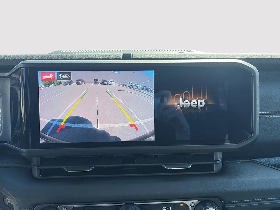 Jeep Wrangler 4xe Sahara 2024-13