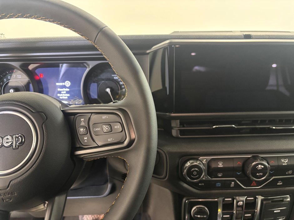 Jeep Wrangler 4xe Willys 2024-14