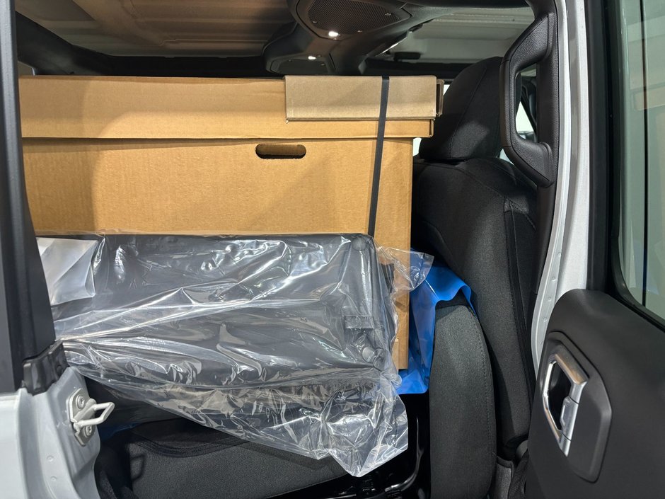 Jeep Wrangler 4XE SAHARA 2024-10