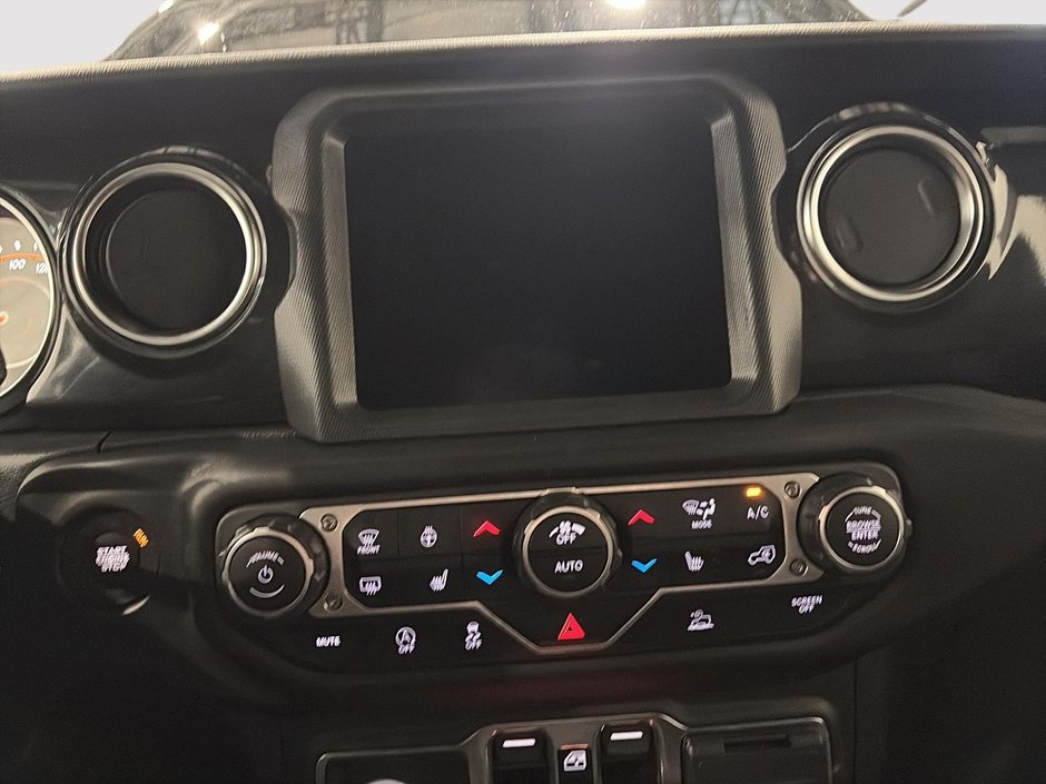 Jeep Wrangler Sahara Altitude 2023-14