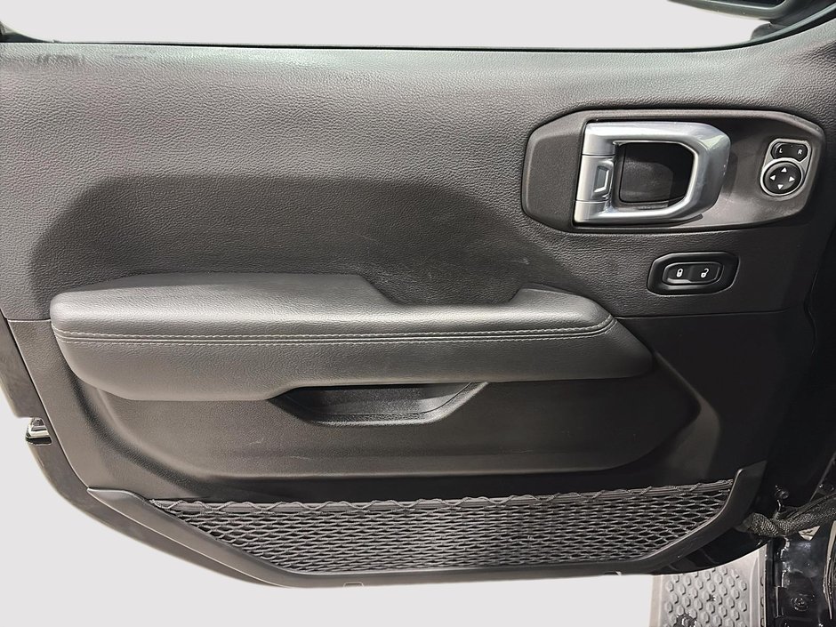 Jeep Wrangler Sahara Altitude 2023-9