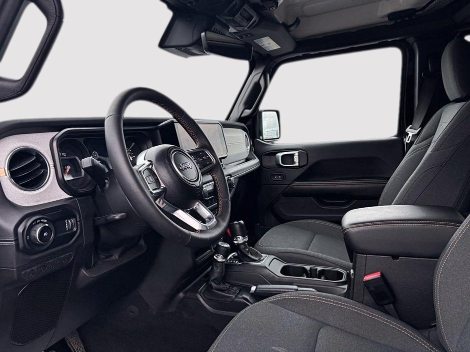 Jeep Wrangler Sahara 2024-13