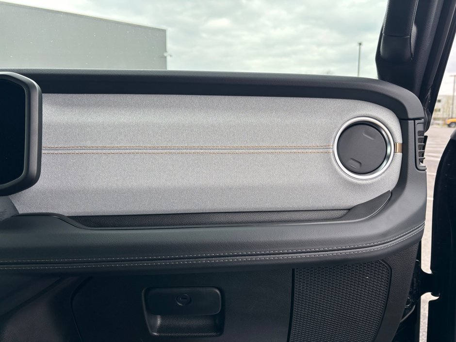 Jeep Wrangler Sahara 2024-9
