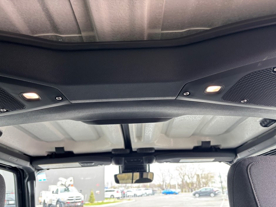 Jeep Wrangler Sahara 2024-12