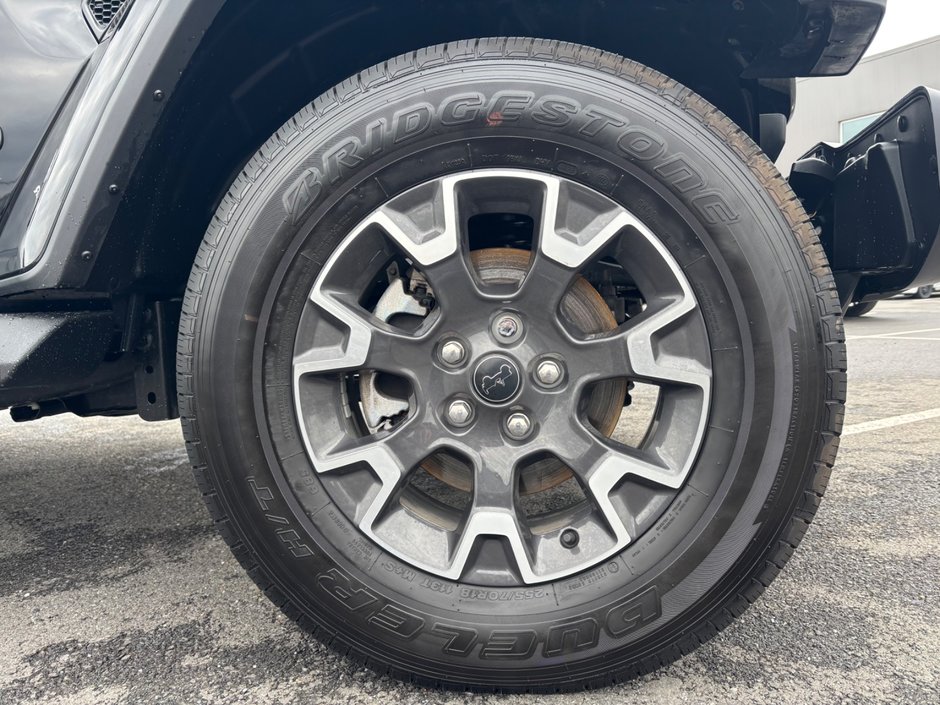 Jeep Wrangler Sahara 2024-7