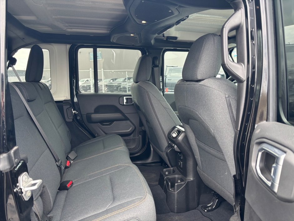 Jeep Wrangler Sahara 2024-10