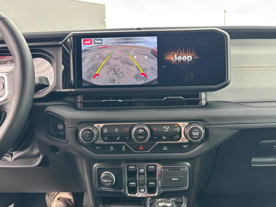 Jeep Wrangler Sahara 2024-18
