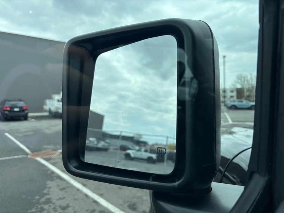 Jeep Wrangler Sahara 2024-6
