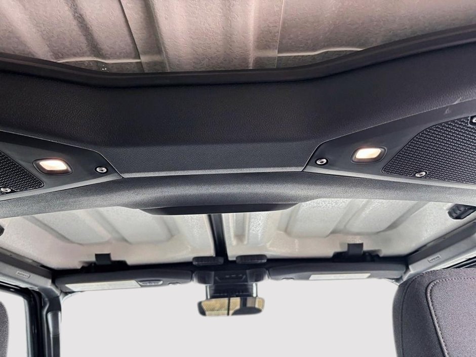 Jeep Wrangler Sahara 2024-12
