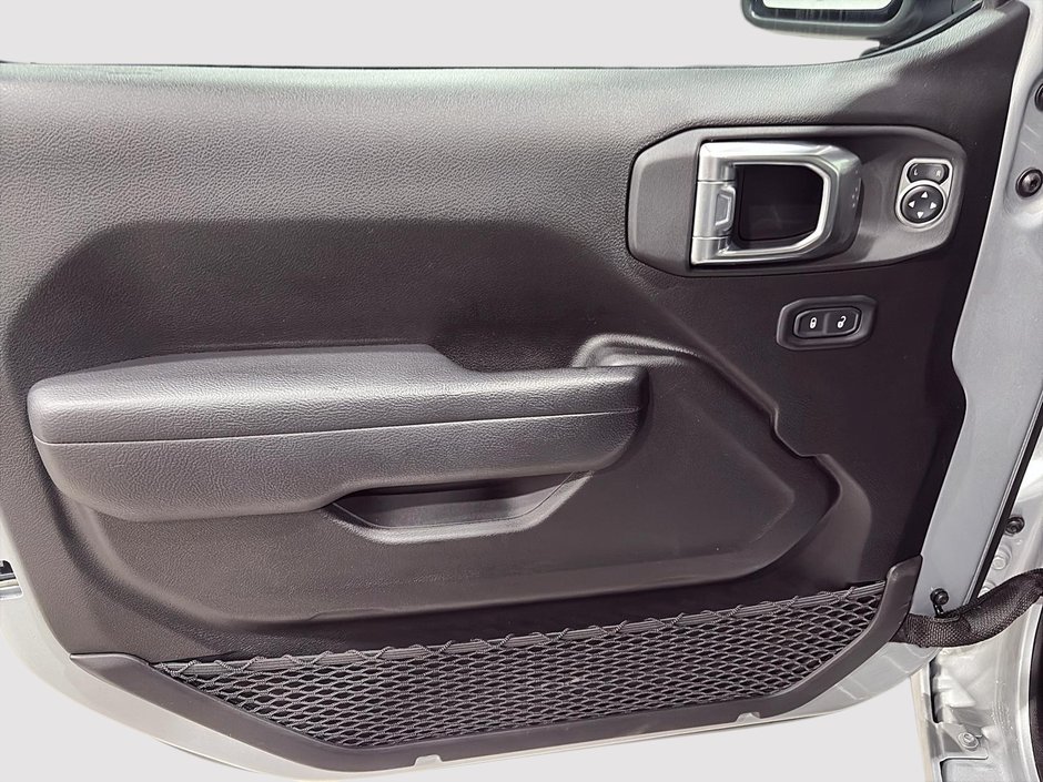 2024 Jeep Wrangler Sport S-9