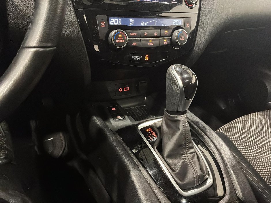 Nissan Qashqai SV AWD 2023-12