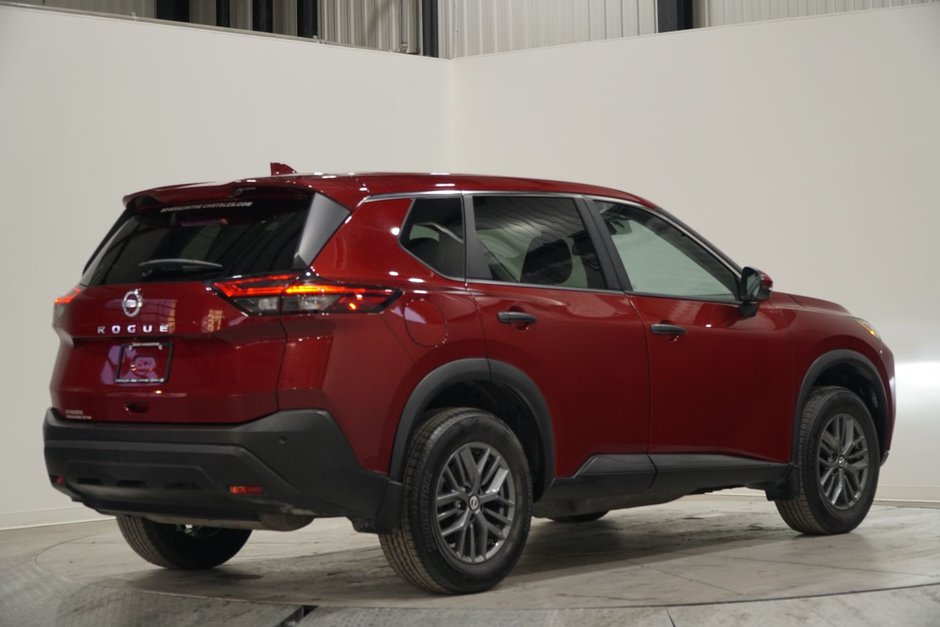 2021 Nissan Rogue S-1