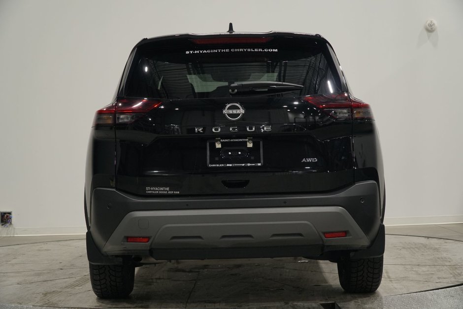 Nissan Rogue S AWD 2023-4