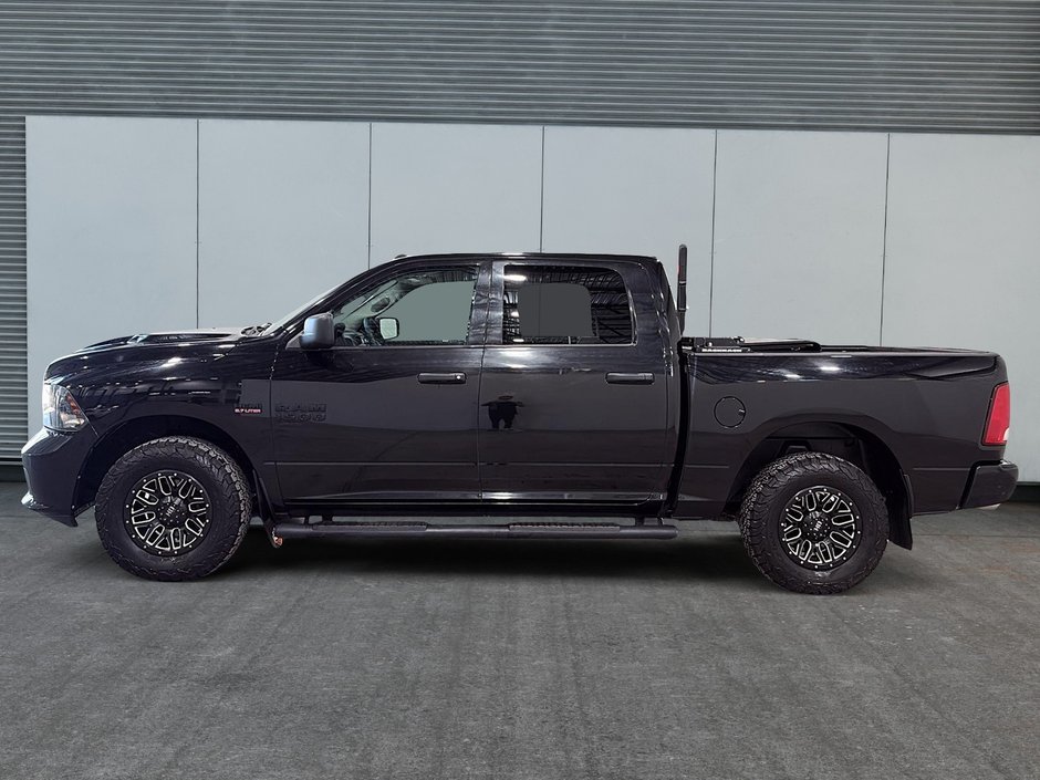 2019 Ram 1500 Classic Express Blackout Crewcab V8 4x4-4
