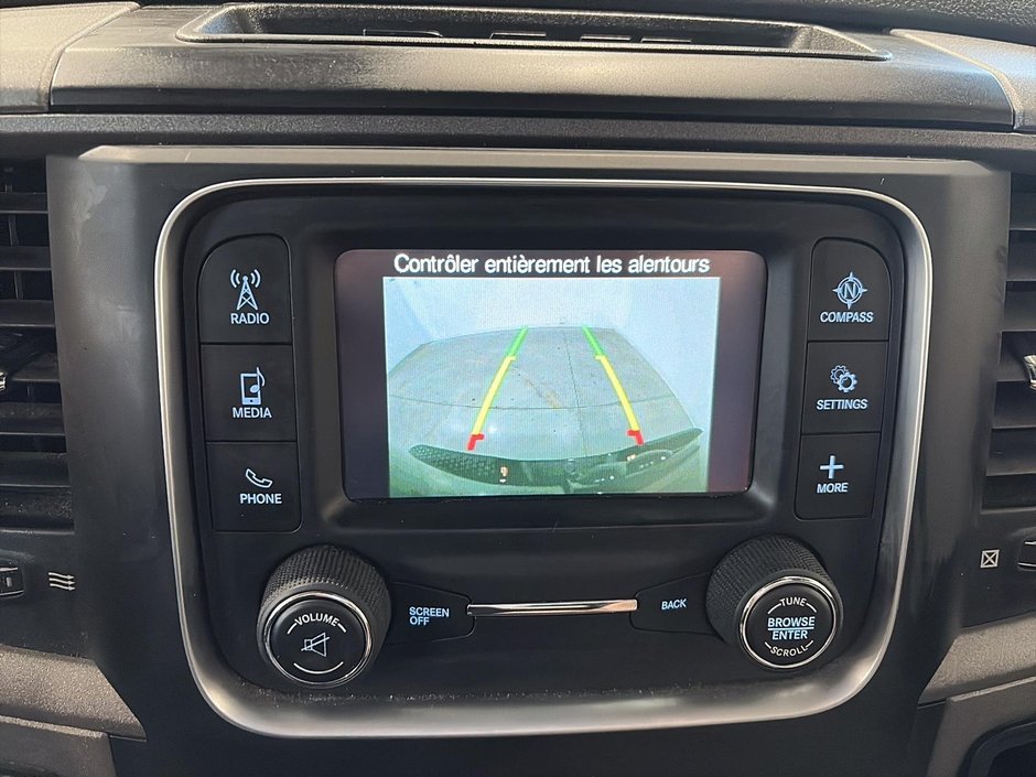 2019 Ram 1500 Classic Express Blackout Crewcab V8 4x4-12