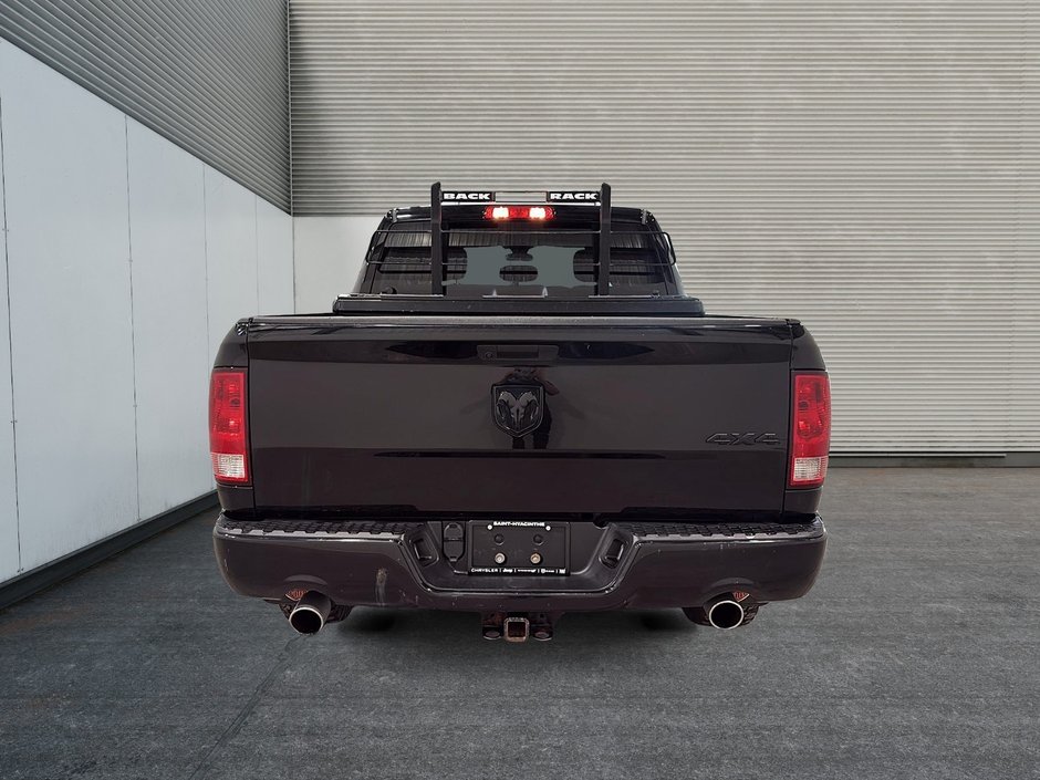 2019 Ram 1500 Classic Express Blackout Crewcab V8 4x4-2