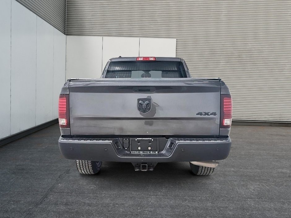 Ram 1500 Classic Warlock Crewcab V6 4x4 2021-2