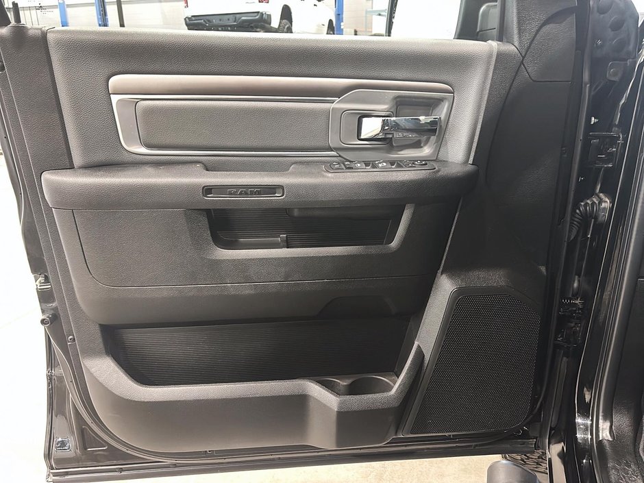 2022 Ram 1500 Classic SLT-7