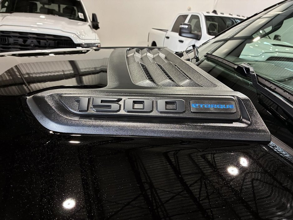2026 Ram 1500 SPORT-12