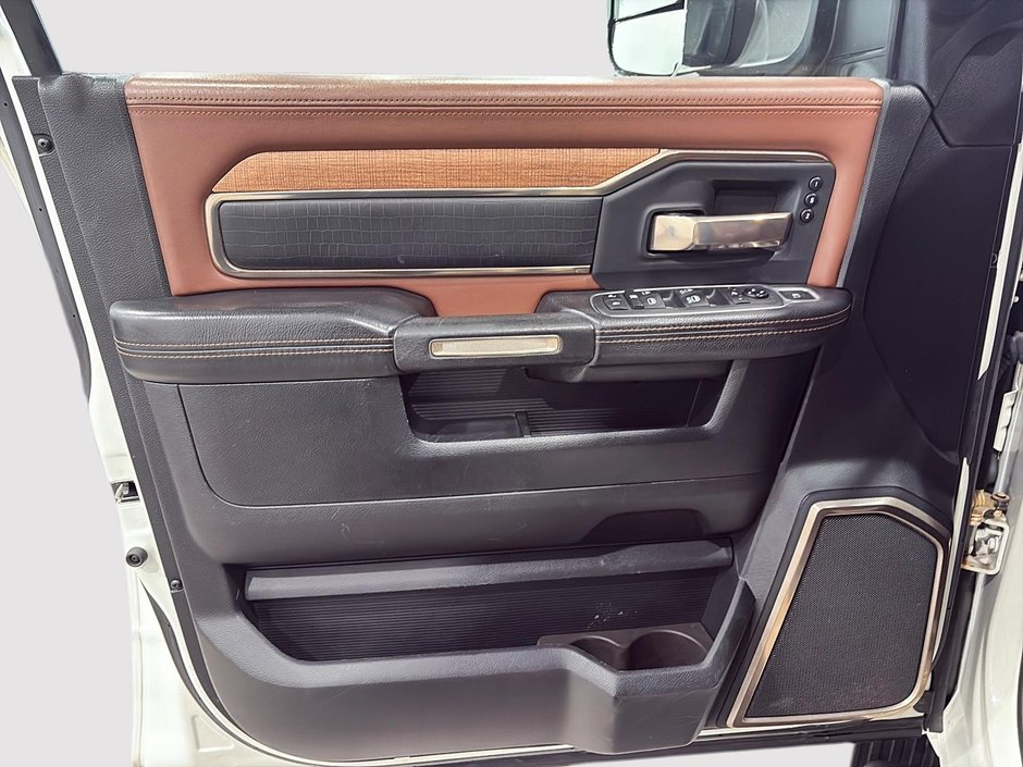 2020 Ram 3500 Laramie Longhorn-9