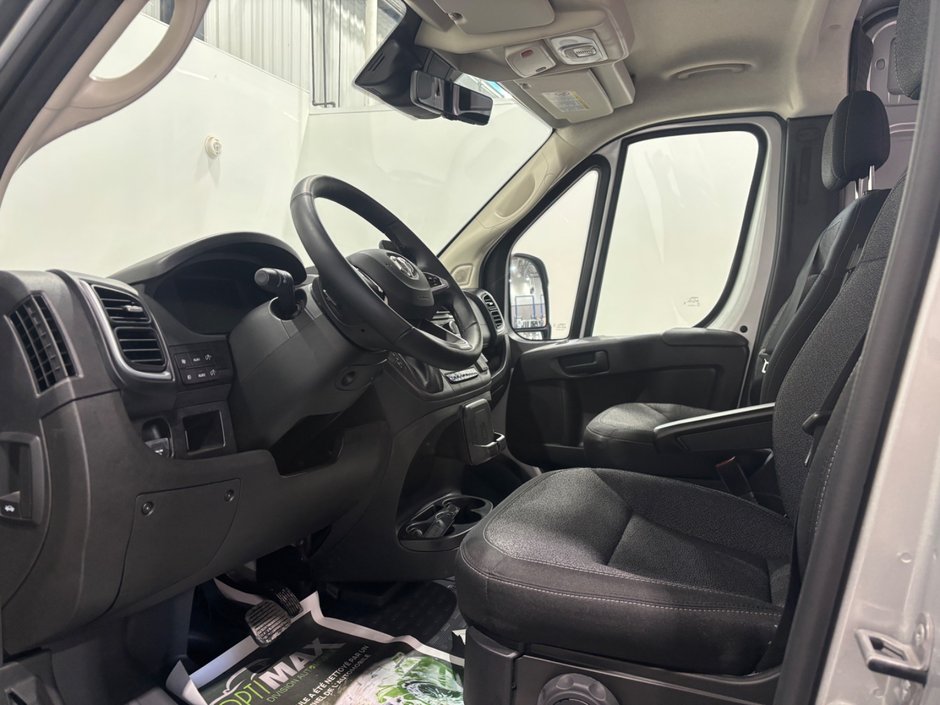 2025 Ram ProMaster Cargo Van SLT+-12