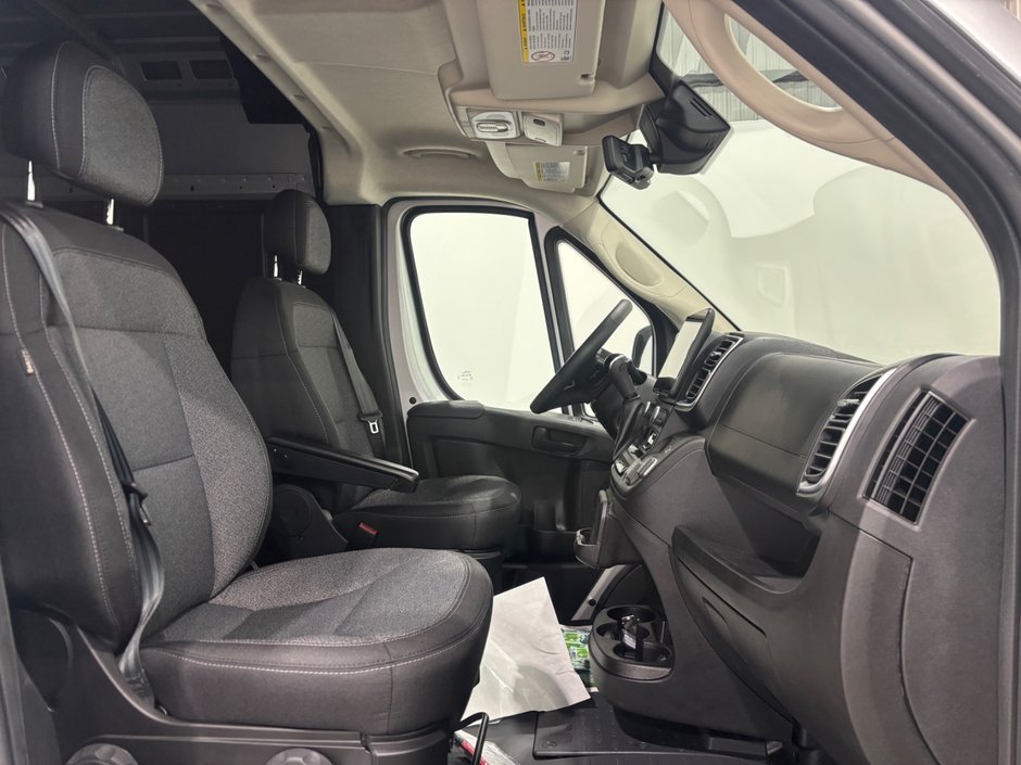 2025 Ram ProMaster Cargo Van SLT+-8