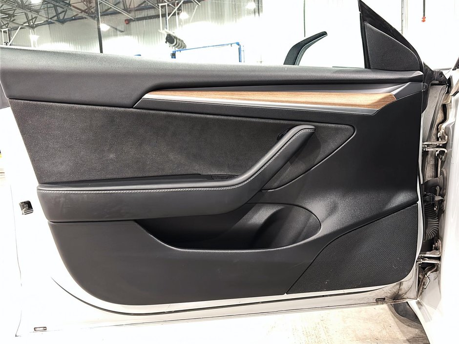 Tesla MODEL 3 Standard Range Plus 2021-8