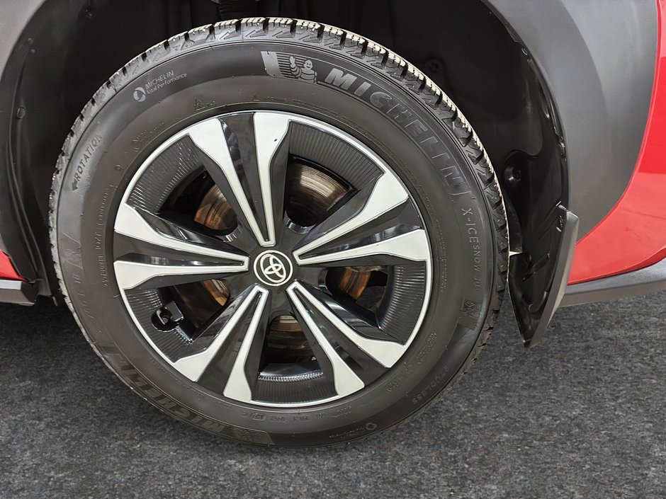 Toyota BZ4X XLE AWD TOIT-PANORAMIQUE 2024-6