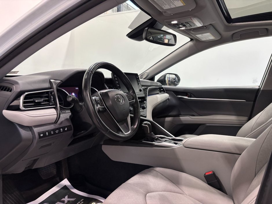 2022 Toyota Camry Hybrid CAMRY XLE HYBRID-16