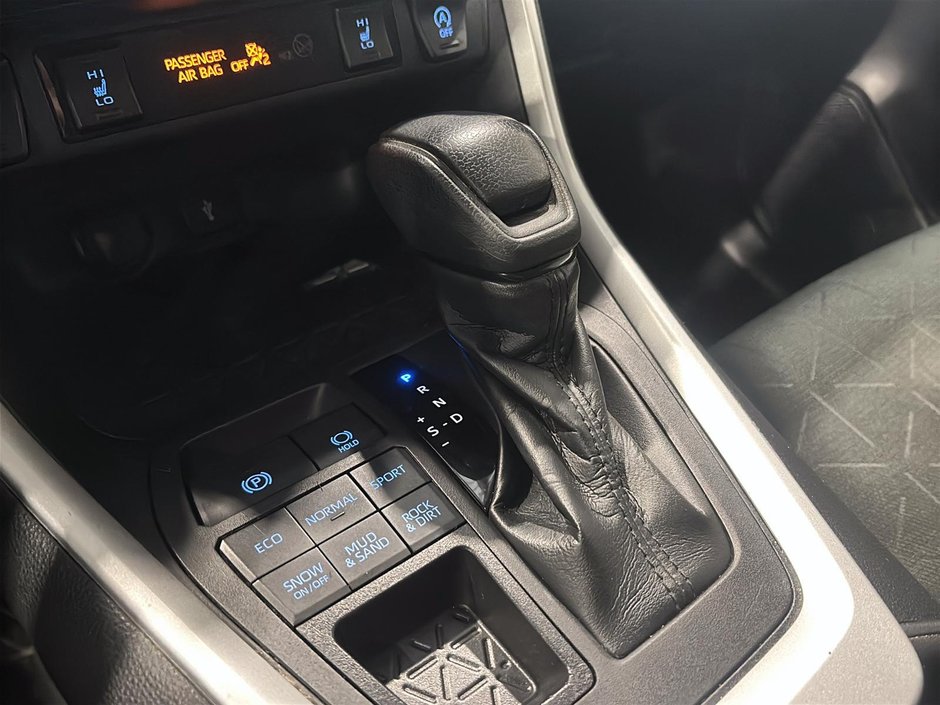 2022 Toyota RAV4 LE AWD LE AWD-11