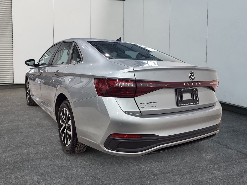 Volkswagen Jetta Trendline 2025-3