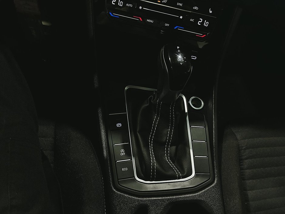 Volkswagen Jetta Trendline 2025-13
