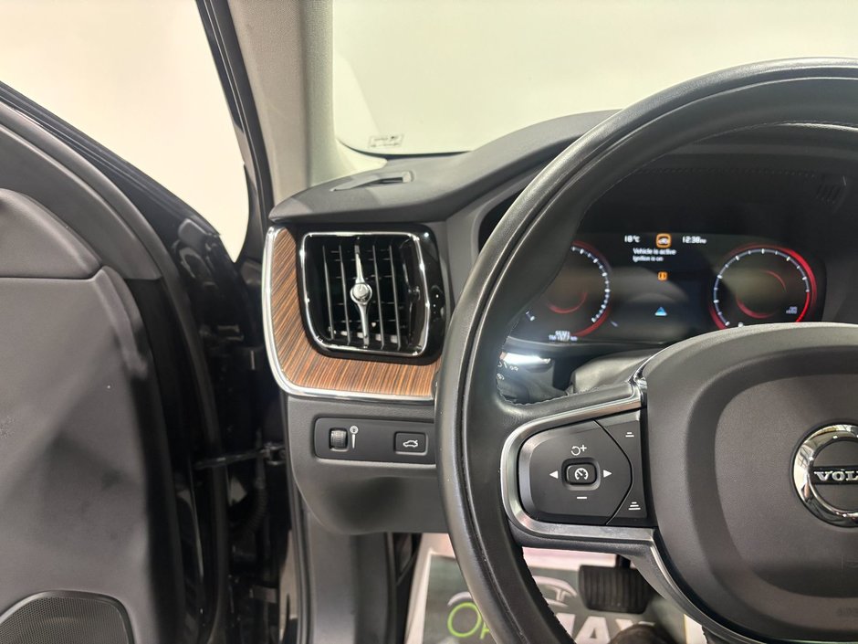 2021 Volvo XC60 Momentum T5 AWD-16