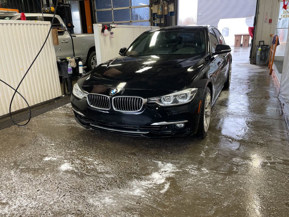2017 BMW 3 Series in St-Jérôme, Quebec - w940px