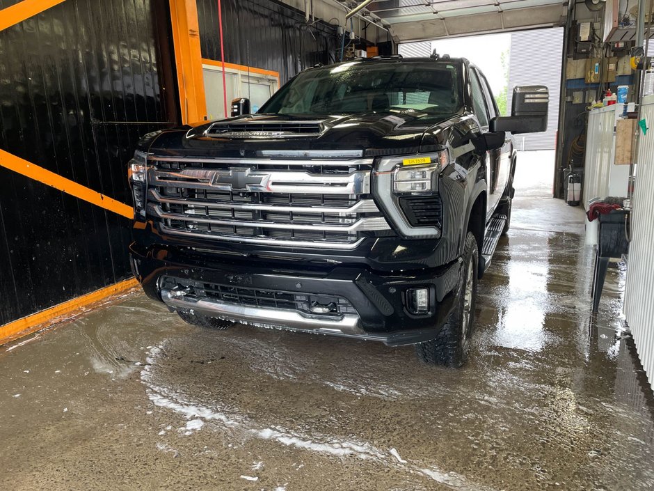 Chevrolet Silverado 2500HD  2024 à St-Jérôme, Québec - w940px