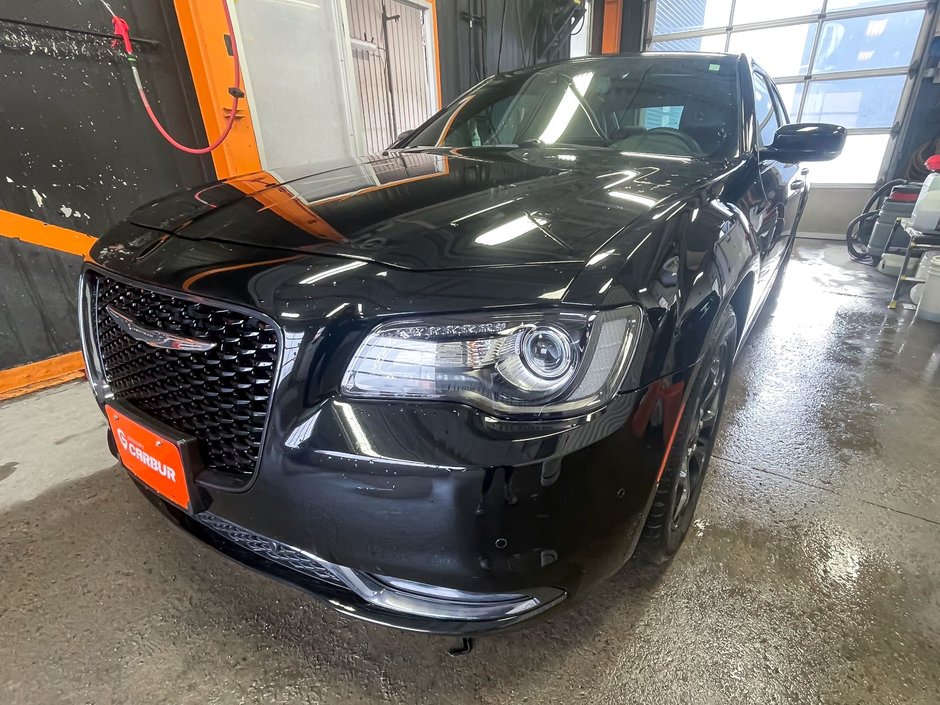 2020 Chrysler 300 in St-Jérôme, Quebec - w940px