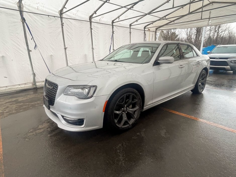 2022 Chrysler 300 in St-Jérôme, Quebec - w940px