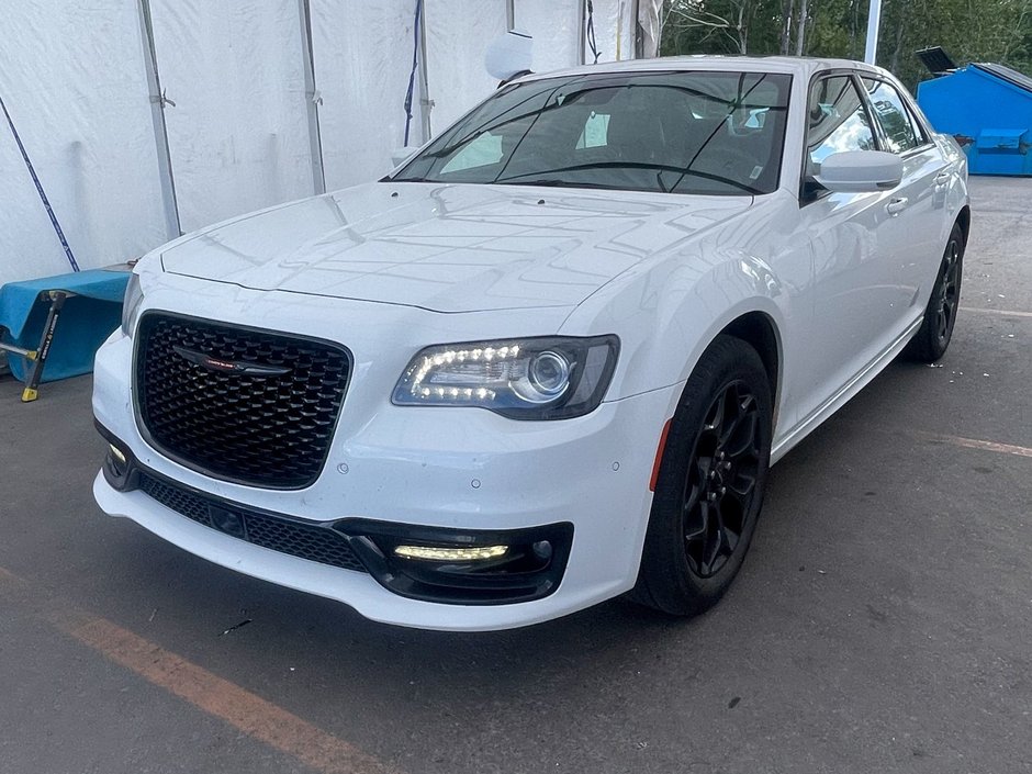 Chrysler 300  2023 à St-Jérôme, Québec - w940px