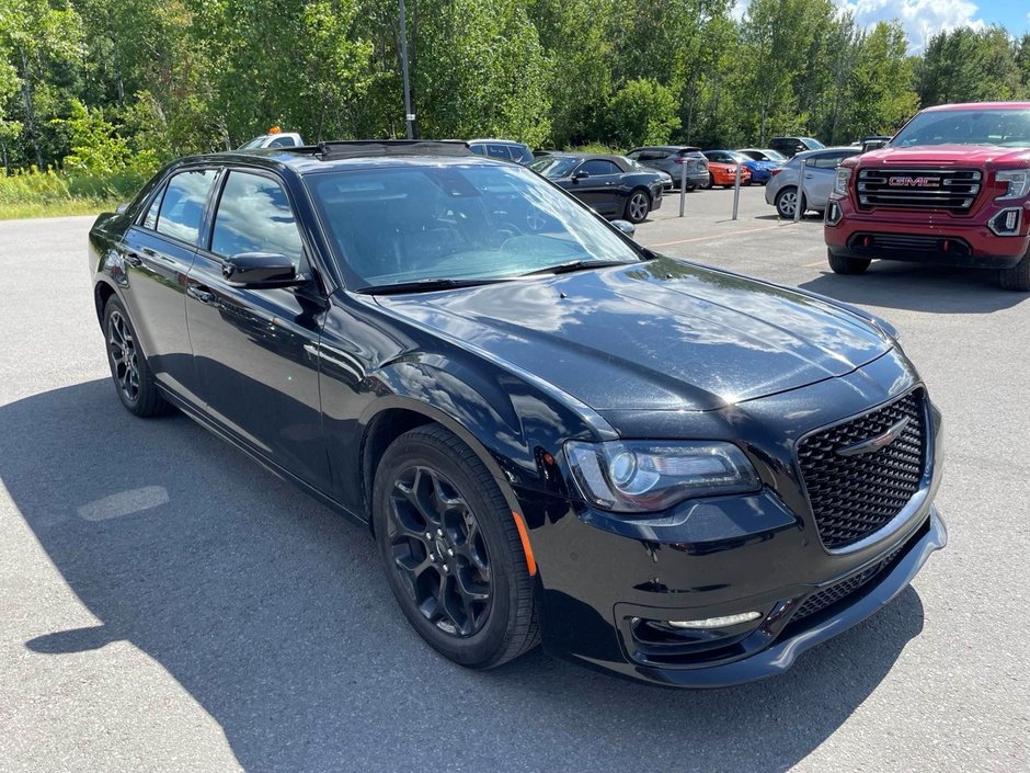 2023 Chrysler 300 in St-Jérôme, Quebec - w940px