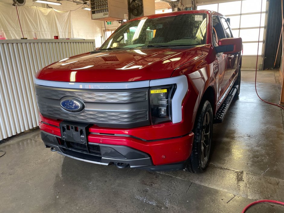2022 Ford F-150 Lightning in St-Jérôme, Quebec - w940px