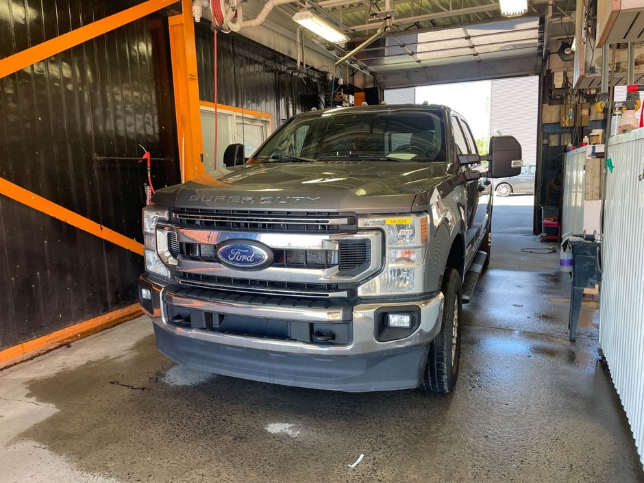 2022 Ford Super Duty F-350 SRW in St-Jérôme, Quebec - w940px