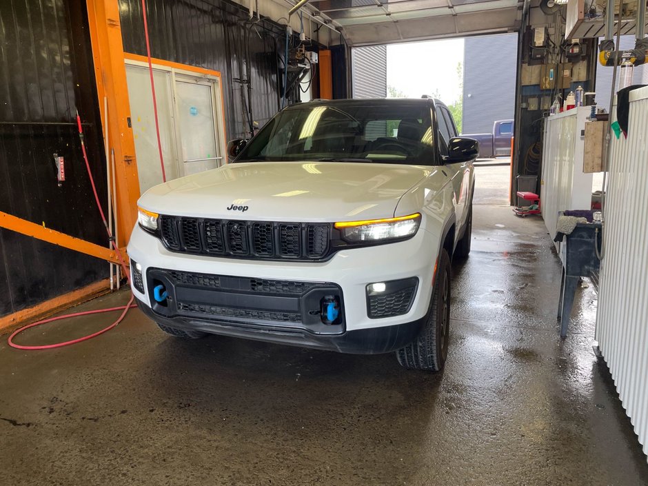 2022 Jeep Grand Cherokee 4xe in St-Jérôme, Quebec - w940px