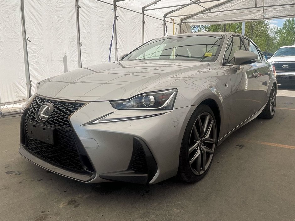 Lexus IS 300  2017 à St-Jérôme, Québec - w940px